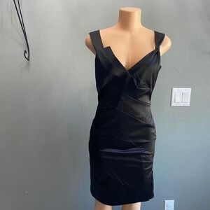 Maxandeo Black dress with back and zipper closure